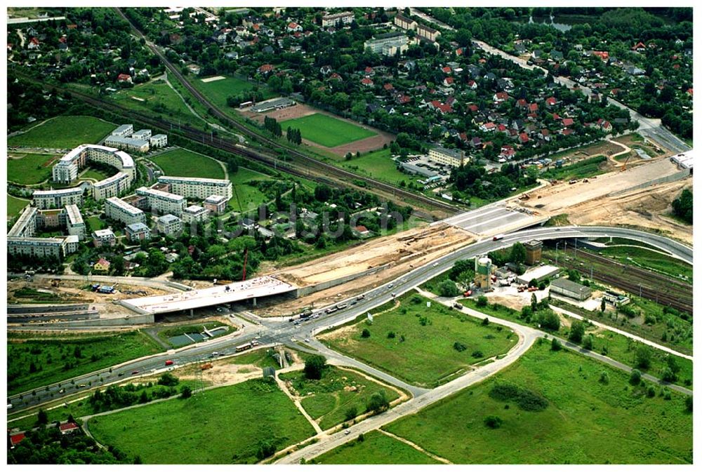 Schönefeld von oben - 08.06.2005 Blick auf die fertig gestellte Zufahrtbrücke