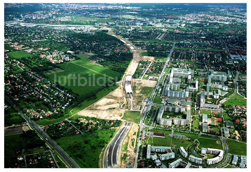 Schönefeld aus der Vogelperspektive: 08.06.2005 Blick auf die fertig gestellte Zufahrtbrücke