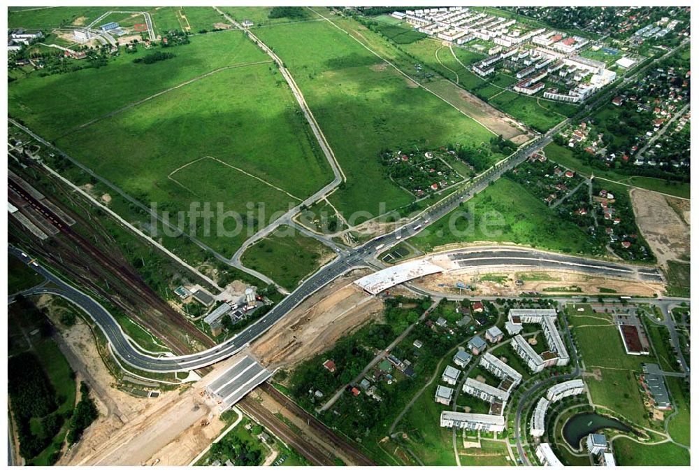 Luftbild Schönefeld - 08.06.2005 Blick auf die fertig gestellte Zufahrtbrücke