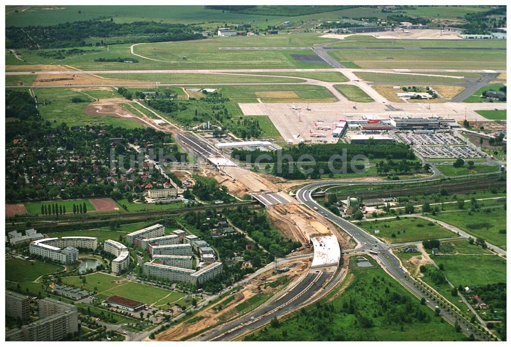 Luftbild Schönefeld - 08.06.2005 Blick auf die fertig gestellte Zufahrtbrücke