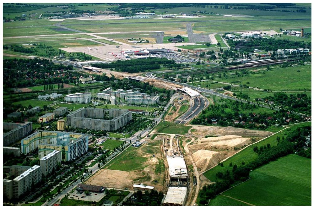 Schönefeld aus der Vogelperspektive: 08.06.2005 Blick auf die fertig gestellte Zufahrtbrücke