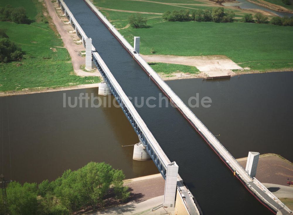 Hohenwarthe / Sachsen - Anhalt von oben - Blick auf die fertige Trogbrücke des Elbe-Havel-Kanals / Mittellandkanal über die Elbe am Wasserstrasenkreuz Magdeburg in Hohenwarthe