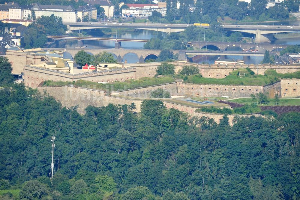 Luftbild Koblenz - Blick auf die Festung Ehrenbreitstein gegenüber der Moselmündung bei Koblenz