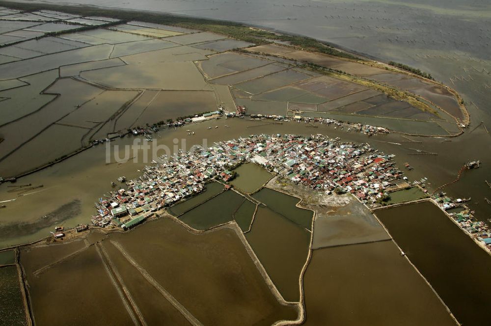 Lingayen aus der Vogelperspektive: Blick auf ein Fischerdorf