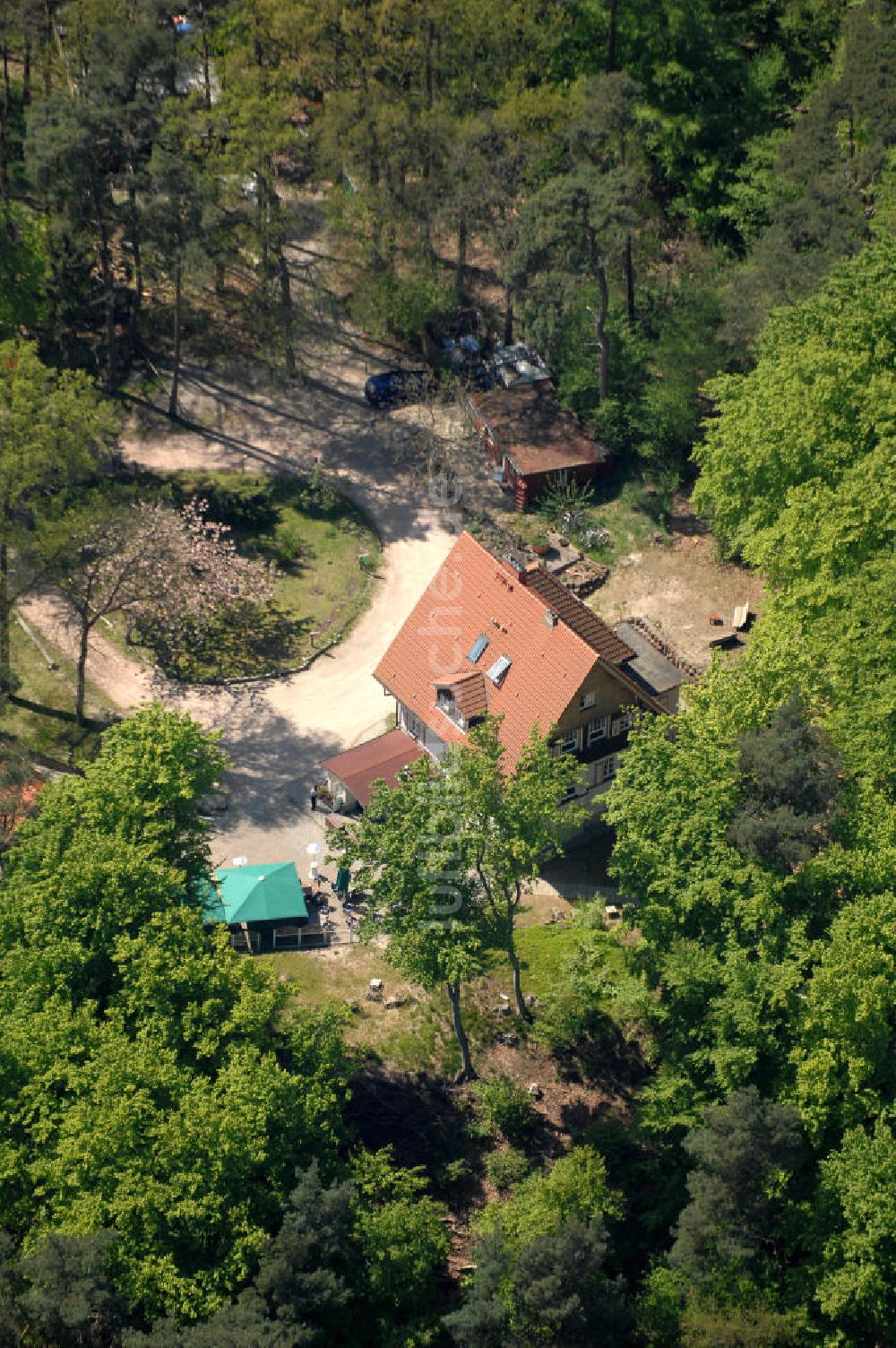 Ostseebad Sellin von oben - Blick auf das Flair Hotel Haus Lindequist in Sellin auf Rügen