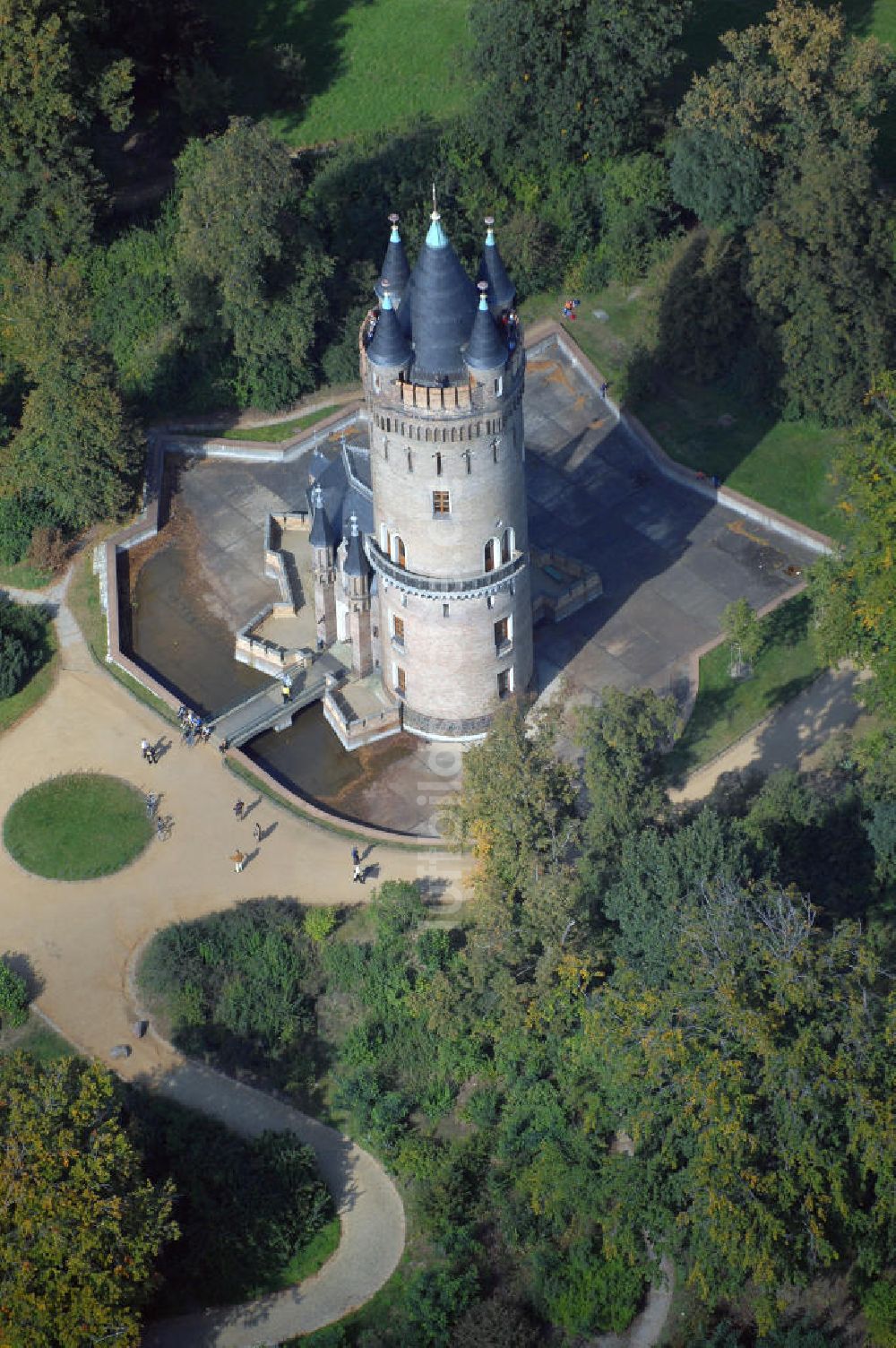 Potsdam aus der Vogelperspektive: Blick auf dem Flatowturm im Park Babelsberg