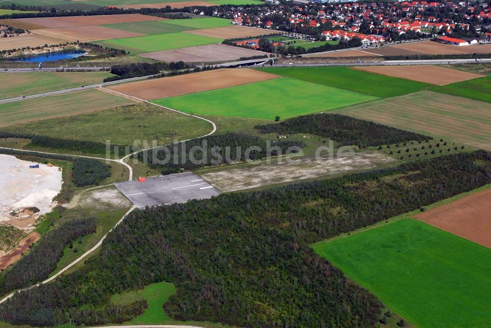 Riem von oben - Blick auf Flughafen Müchen-Riem und Teile der alten Landebahn