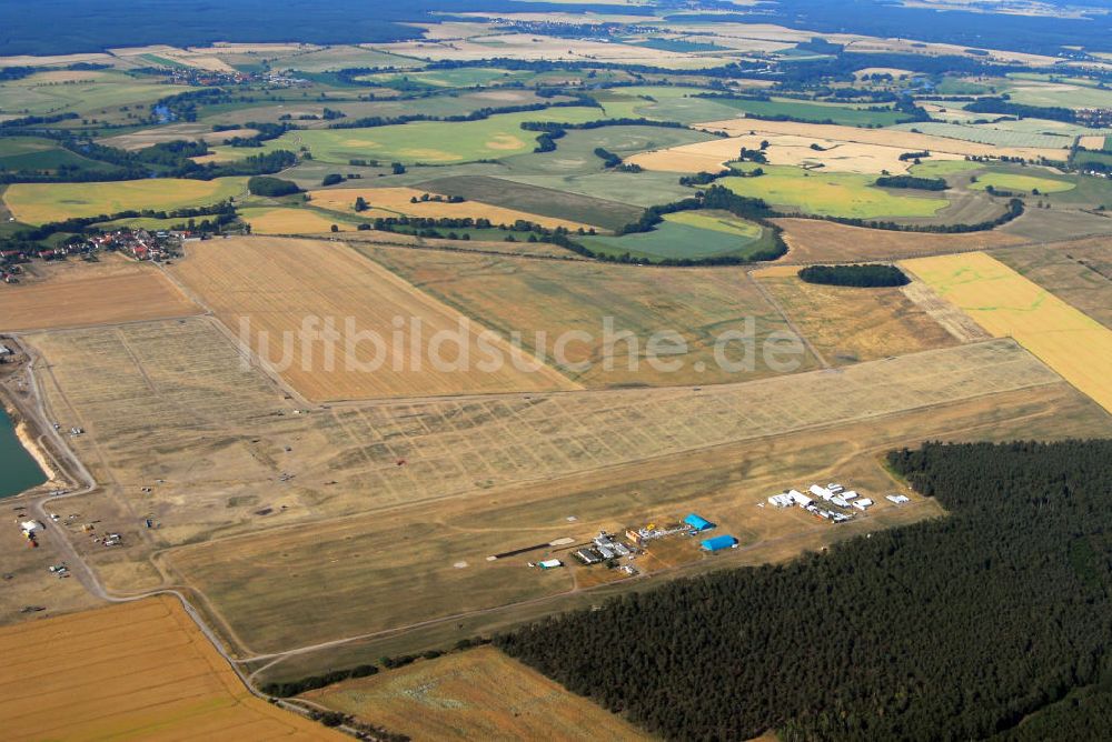 Luftbild Roitzschjora - Blick auf den Flugplatz Roitzschjora EDAW