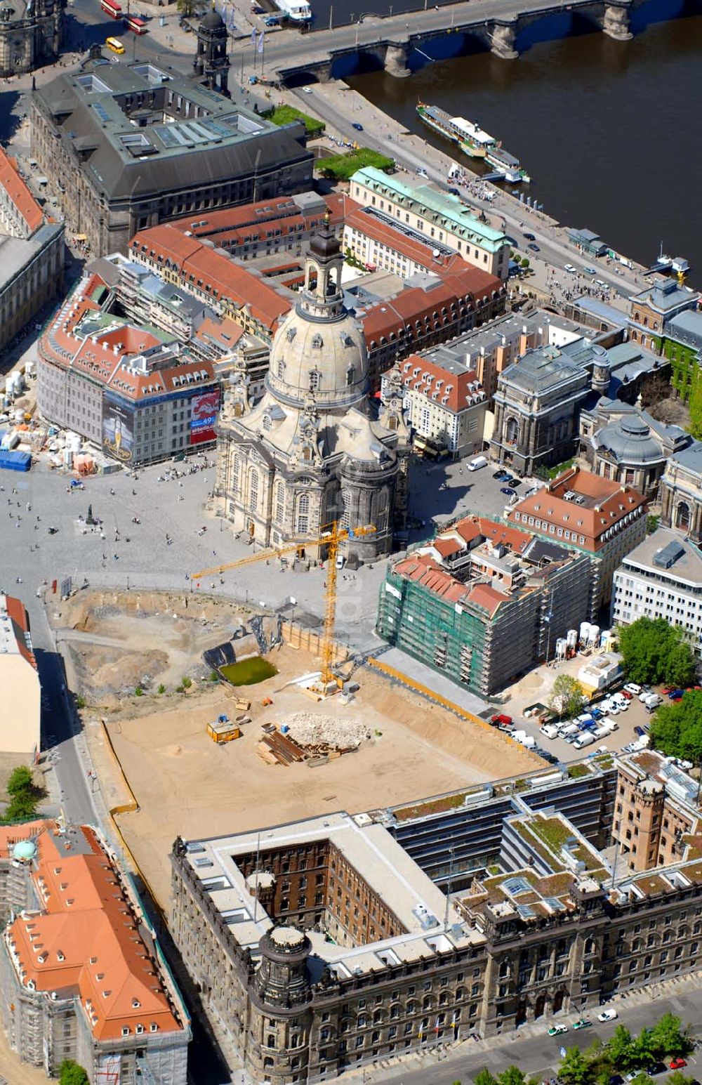 Dresden aus der Vogelperspektive: Blick auf die Frauenkirche in Dresden