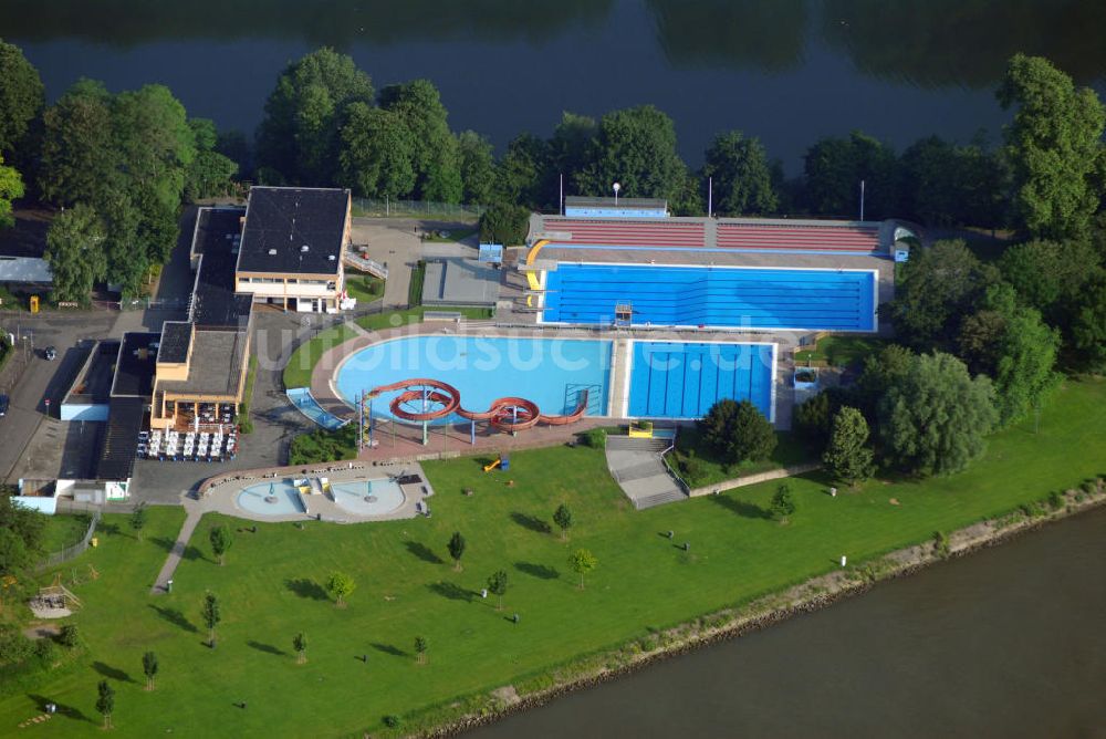 Luftbild KOBLENZ - Blick auf das Freibad Oberwerth