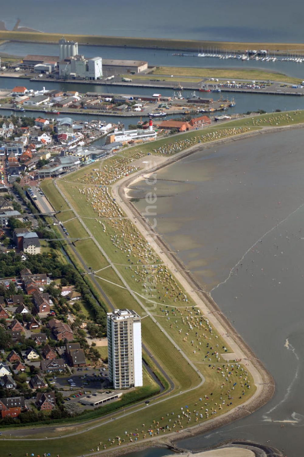 Luftbild Büsum - Blick auf den Fremdenverkehrsort Büsum an der Nordsee