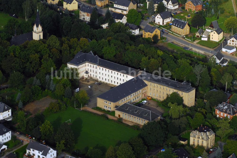 Luftbild Bad Schlema - Blick auf die Friedrich-Schiller-Grundschule in Bad Schlema