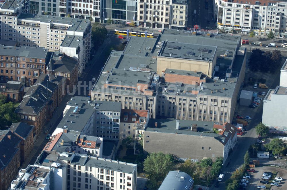 Berlin aus der Vogelperspektive: Blick auf den Friedrichstadtpalst in Berlin