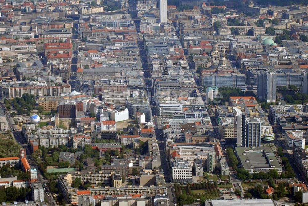 Luftbild Berlin - Blick auf die Friedrichstraße in Berlin Mitte