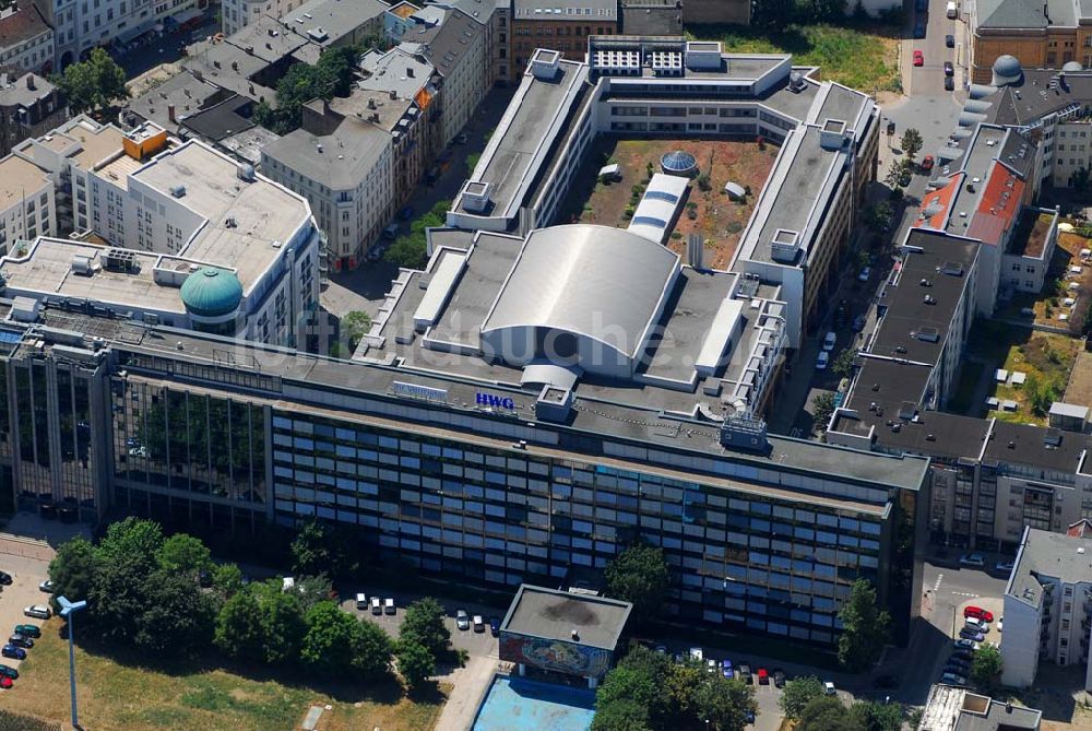 Luftaufnahme Halle/Saale - Blick auf das Gebäude der Halleschen Wohnungsgesellschaft mbH (HWG) in der Magdeburger Straße in Halle