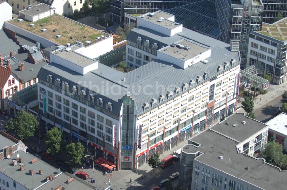 Berlin von oben - Blick auf Gebäudekomplex in Berlin-Neukölln