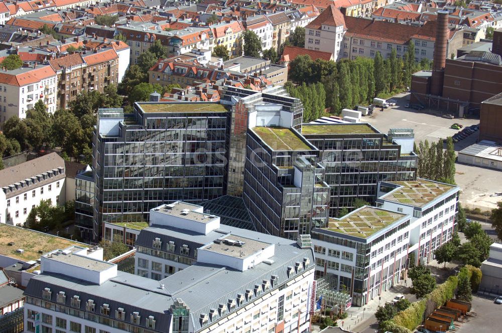 Luftbild Berlin - Blick auf Gebäudekomplex in Berlin-Neukölln