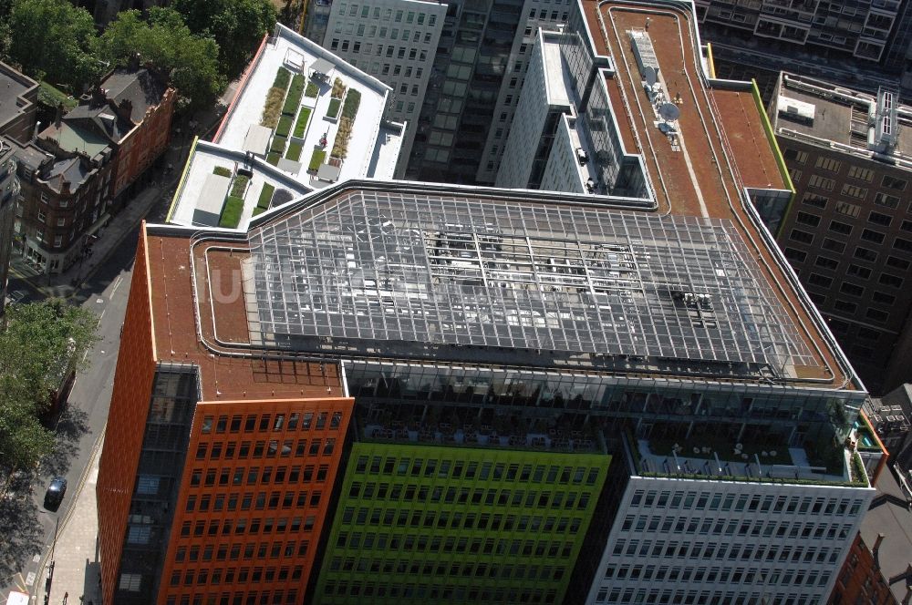 London aus der Vogelperspektive: Blick auf das Gebäudekomplex Central Saint Giles in London