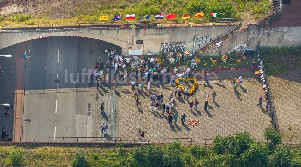 Luftaufnahme Duisburg - Blick auf Gedenkfeier zum zweiten Jahrestag der Loveparade-Katastrophe in Duisburg