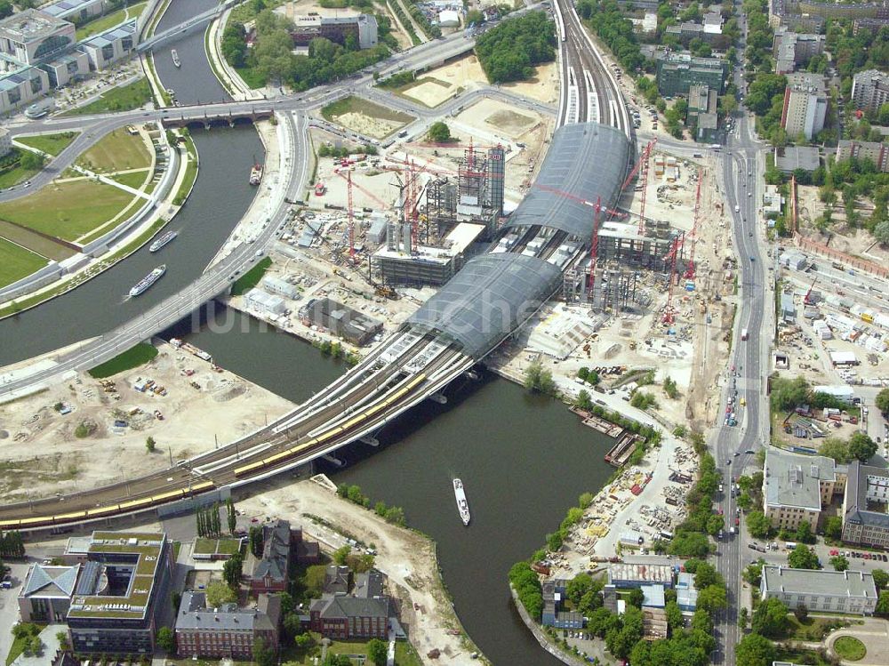 Berlin von oben - Blick auf das Gelände der Berliner Charite in Berlin-Mitte