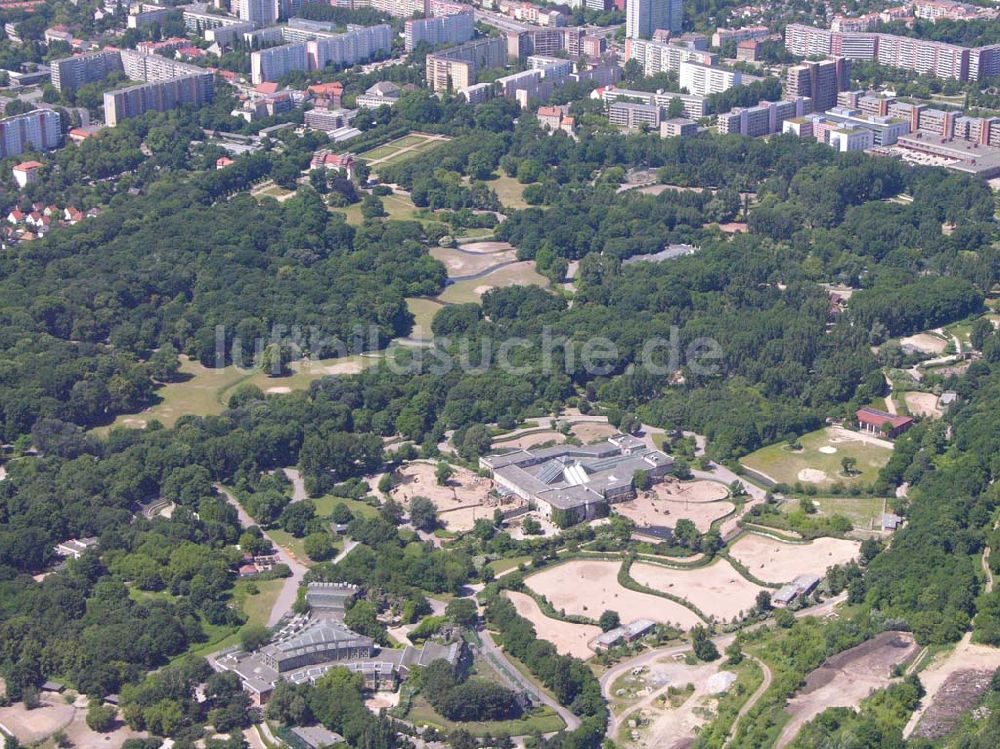 Luftaufnahme Berlin - 20.06.2005 Blick auf das Gelände des Berliner Tierparkes in Berlin - Lichtenberg