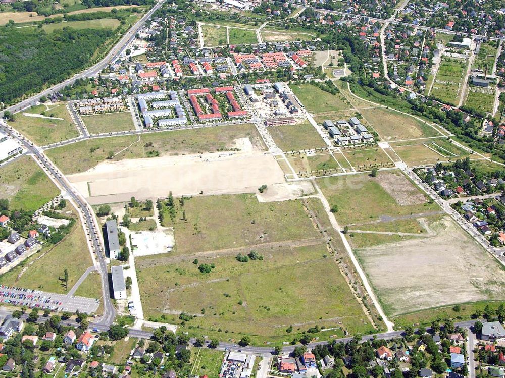 Berlin von oben - Blick auf das Gelände des ehem. Stadion der Weltjugend