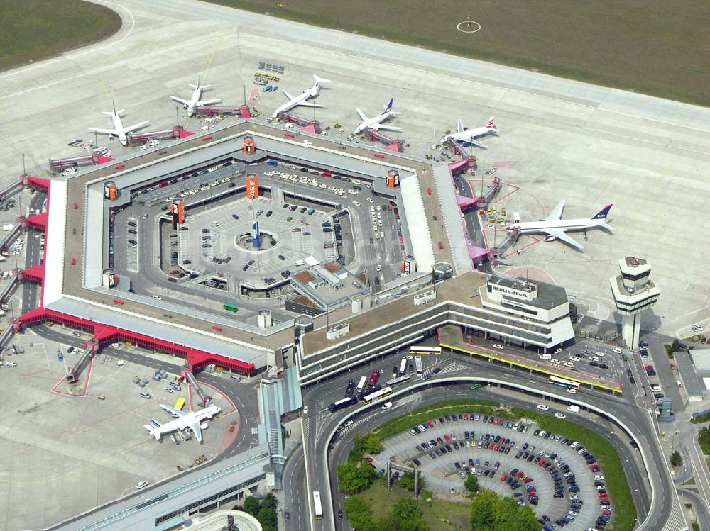 Berlin aus der Vogelperspektive: Blick auf das Gelände des Flughafens Berlin-Tegel