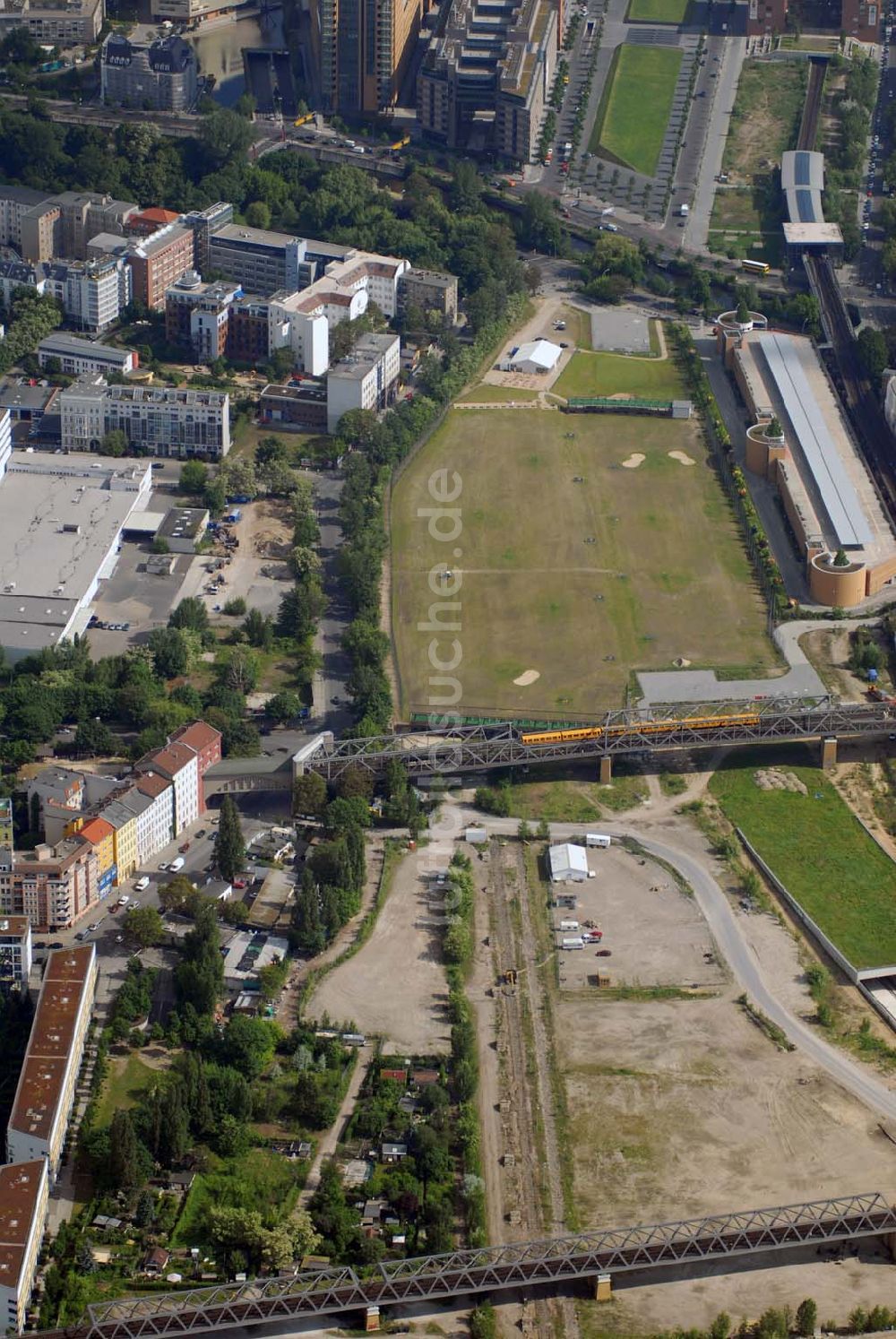 Luftbild Berlin - Blick auf das Gelände zwischen dem Potsdamer Platz und dem Reichpietschufer in Berlin