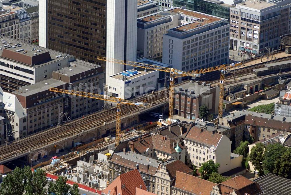 Luftbild Berlin - Blick auf die Georgestraße S-Bhf. Friedrichstraße