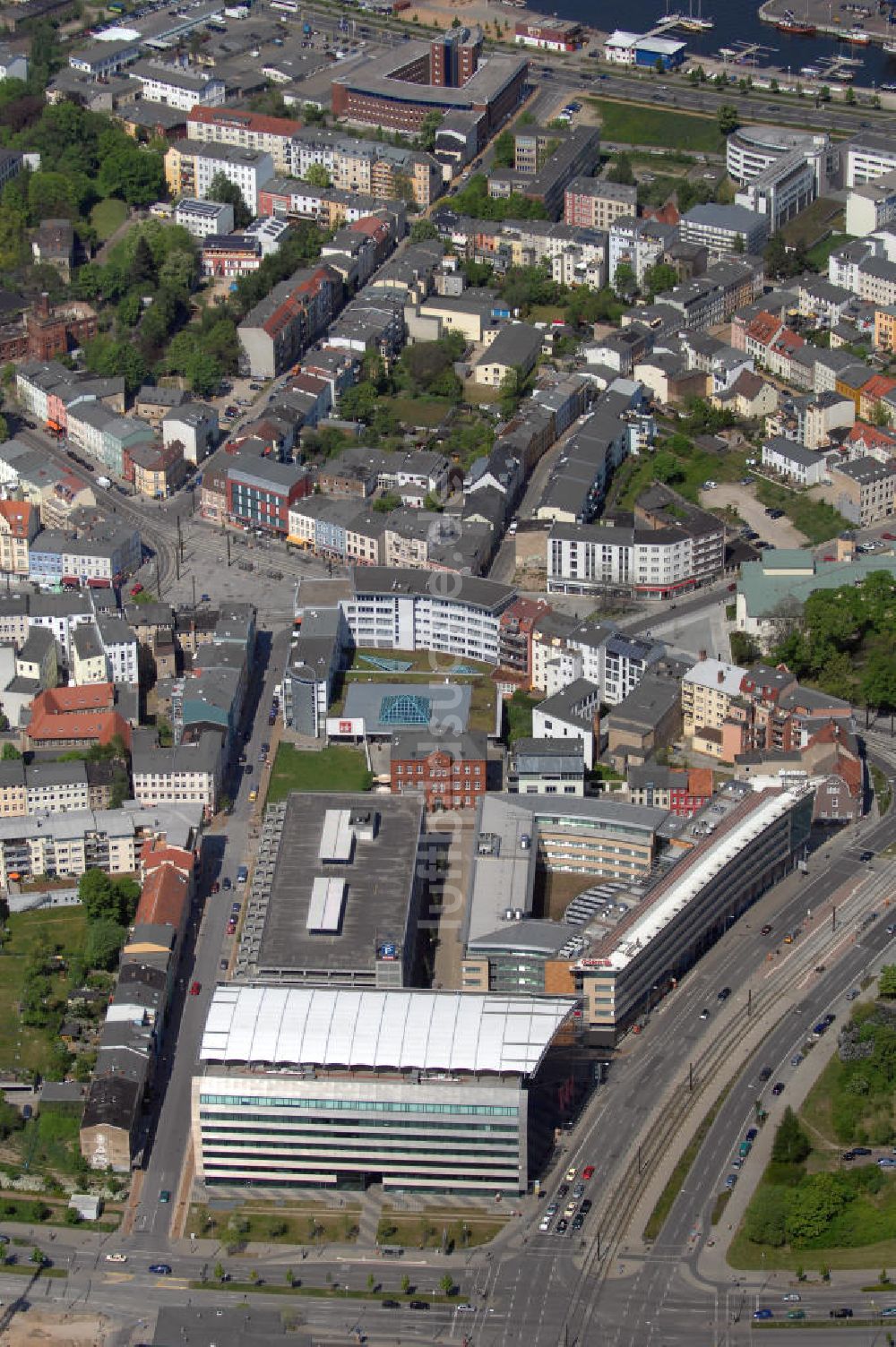 Luftbild Rostock - Blick auf das Gesundheitszentrum Deutsche Med Rostock