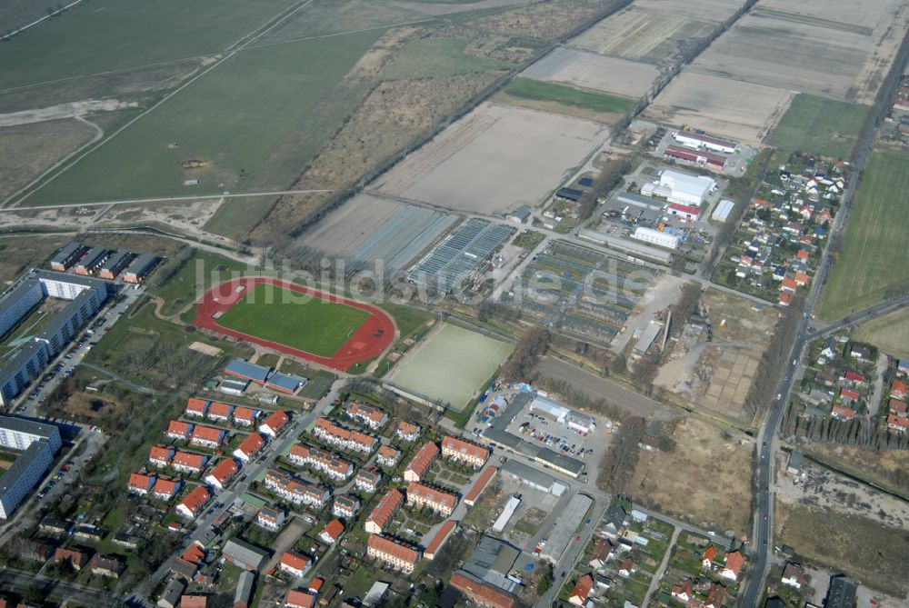 Luftaufnahme Wartenberg - Blick auf die Gewächshausanlagen der Firma Schwarzkopf in Wartenberg