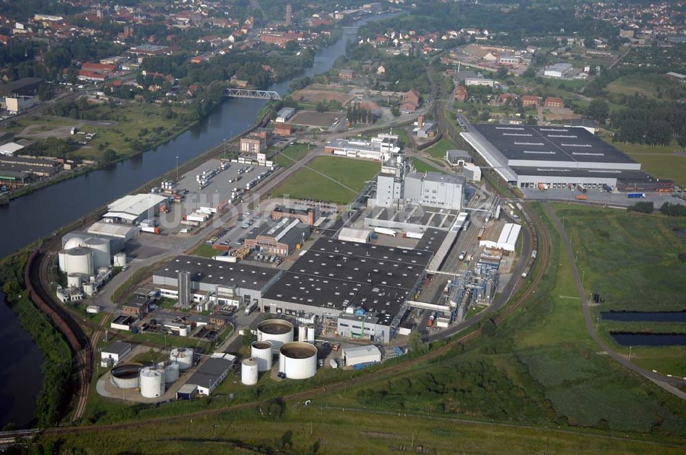 Luftbild Genthin - Blick auf das Gewerbegebiet am Elbe-Havel Kanal