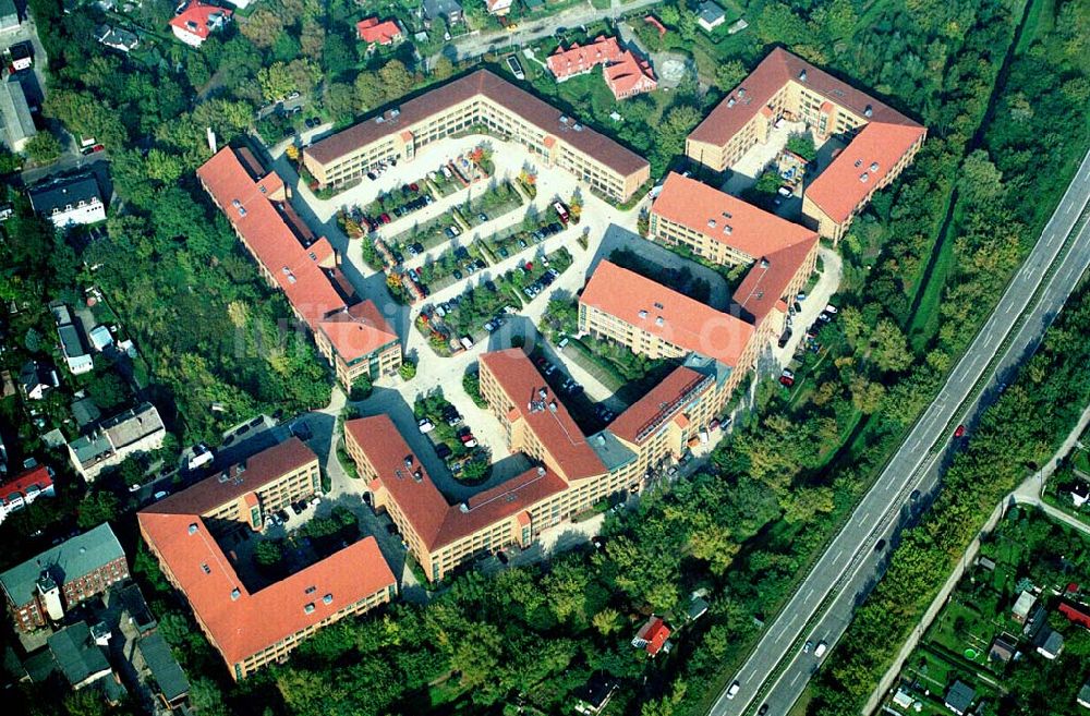 Luftbild Berlin-Pankow - Blick auf den Gewerbepark Pankow an der Autobahn