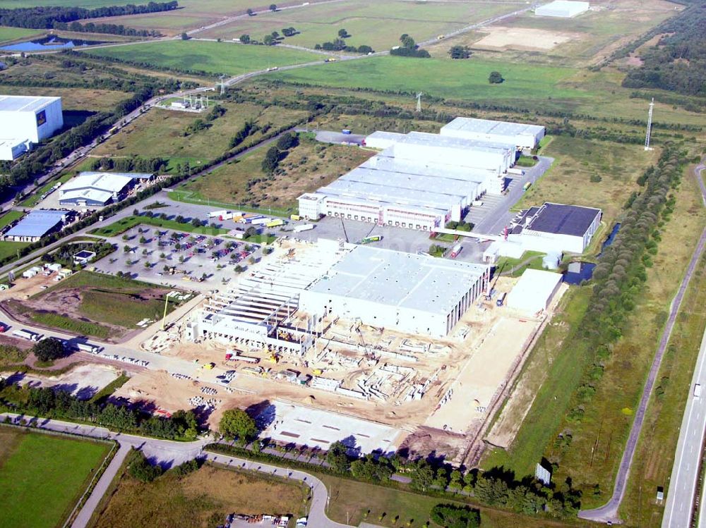 Valluhn Mecklenburg-Vorpommern aus der Vogelperspektive: Blick auf den Gewerbepark Valluhn an der A24