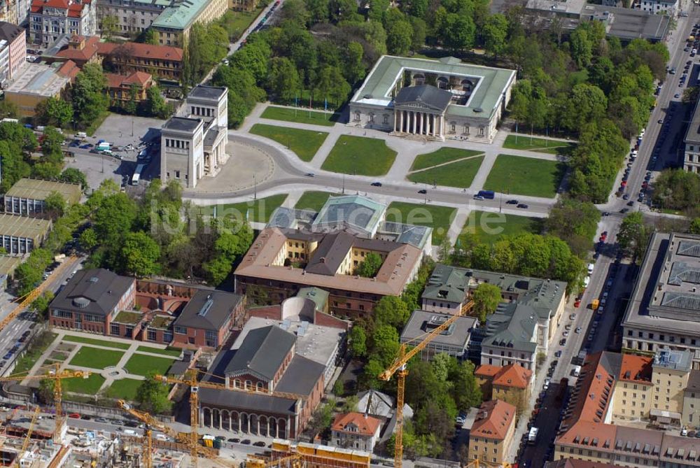 Luftbild München - Blick auf die Glyptothek und Propyläen in München