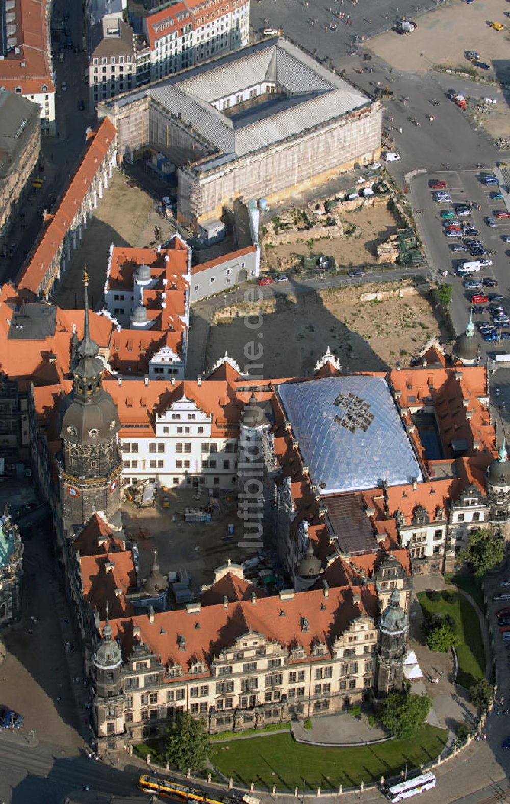 Dresden aus der Vogelperspektive: Blick auf das Grüne Gewölbe am Theaterplatz in Dresden