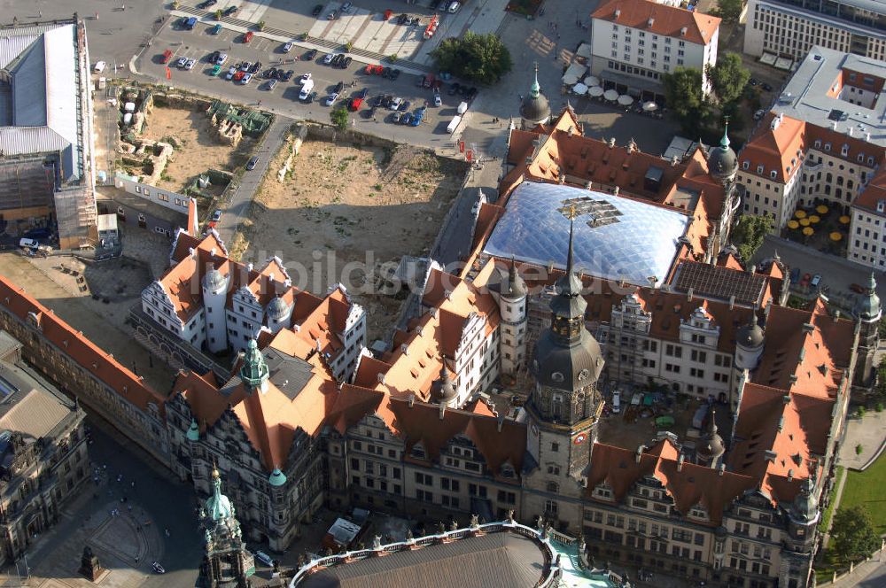 Luftbild Dresden - Blick auf das Grüne Gewölbe am Theaterplatz in Dresden