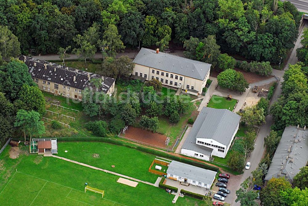 Magdeburg aus der Vogelperspektive: Blick auf die Grundschule Brückfeld in Magdeburg