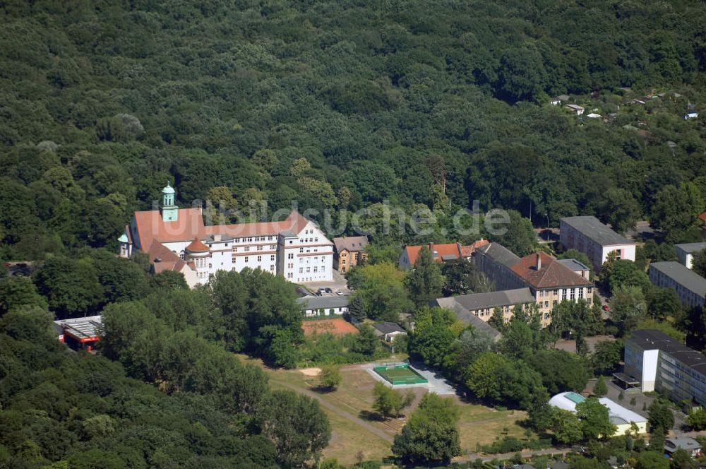 Luftbild Berlin - Blick auf eine Grundschule am Plänterwald in Berlin-Treptow