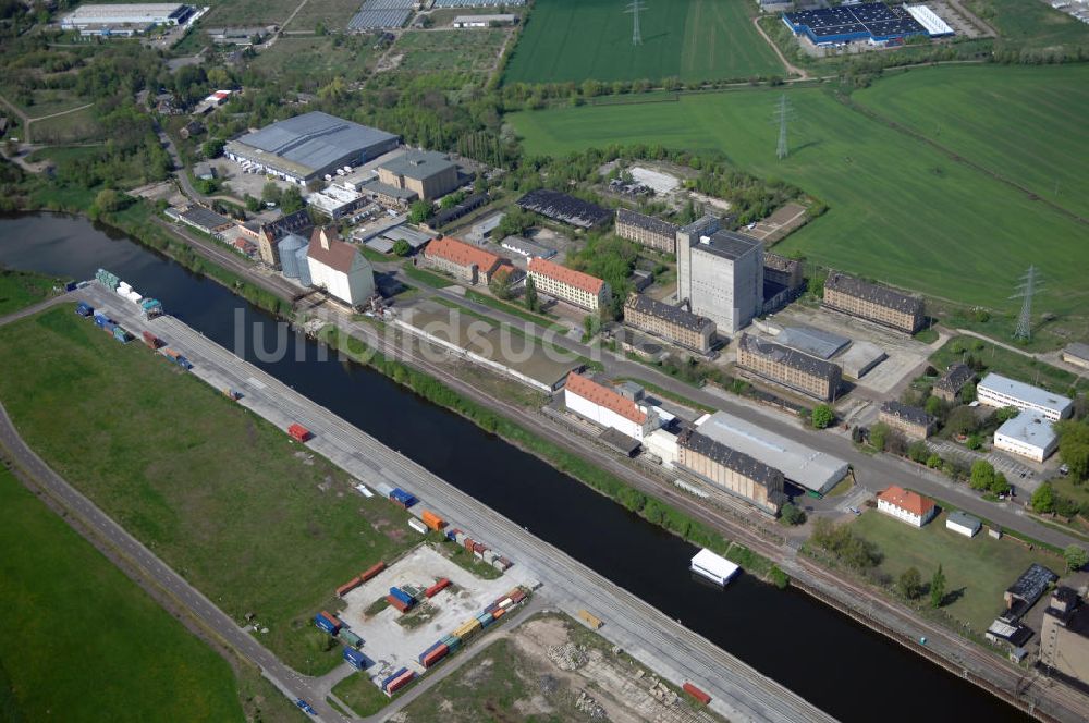 Luftaufnahme Halle - Blick auf den Hafen in Halle an der Saale