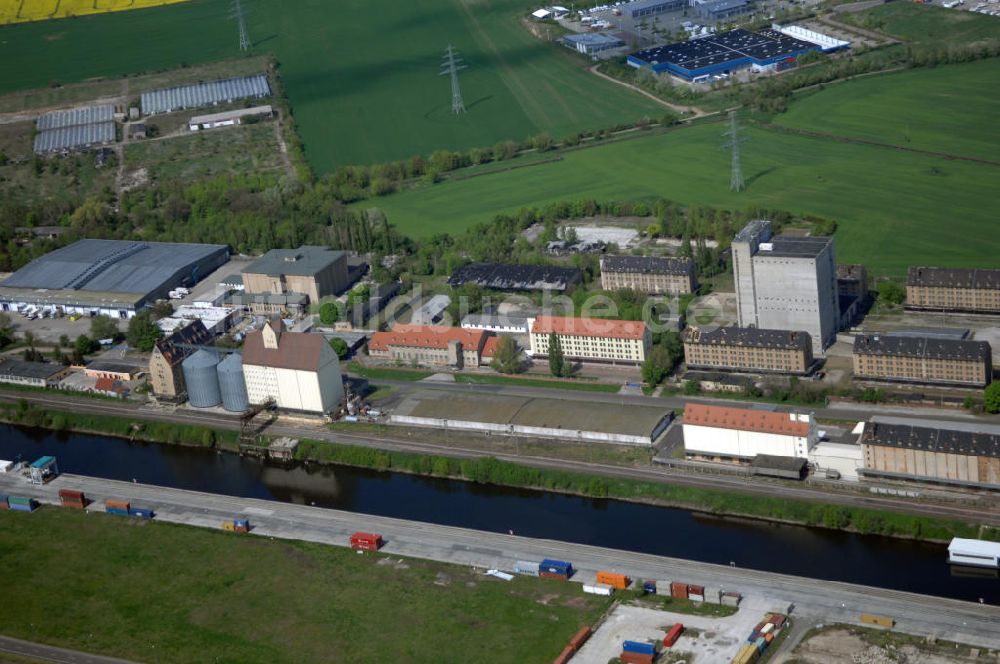 Halle aus der Vogelperspektive: Blick auf den Hafen in Halle an der Saale