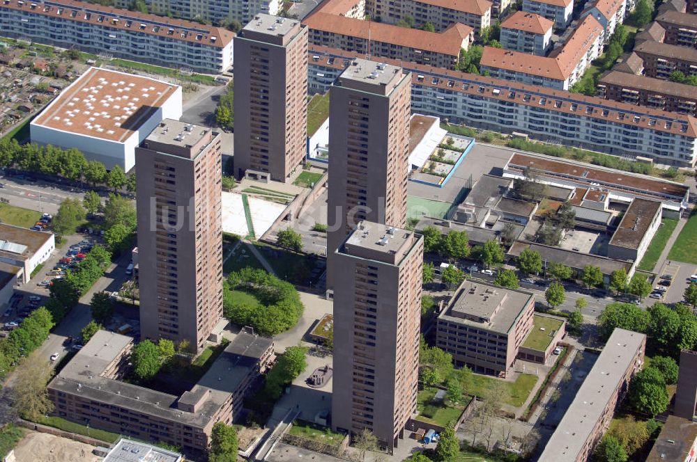 Luftaufnahme Zürich - Blick auf die Hardau Hochhäuser in Zürich