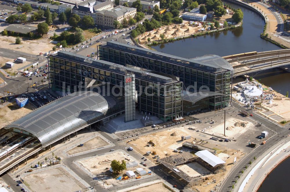 Berlin aus der Vogelperspektive: Blick auf den Hauptbahnhof Berlin