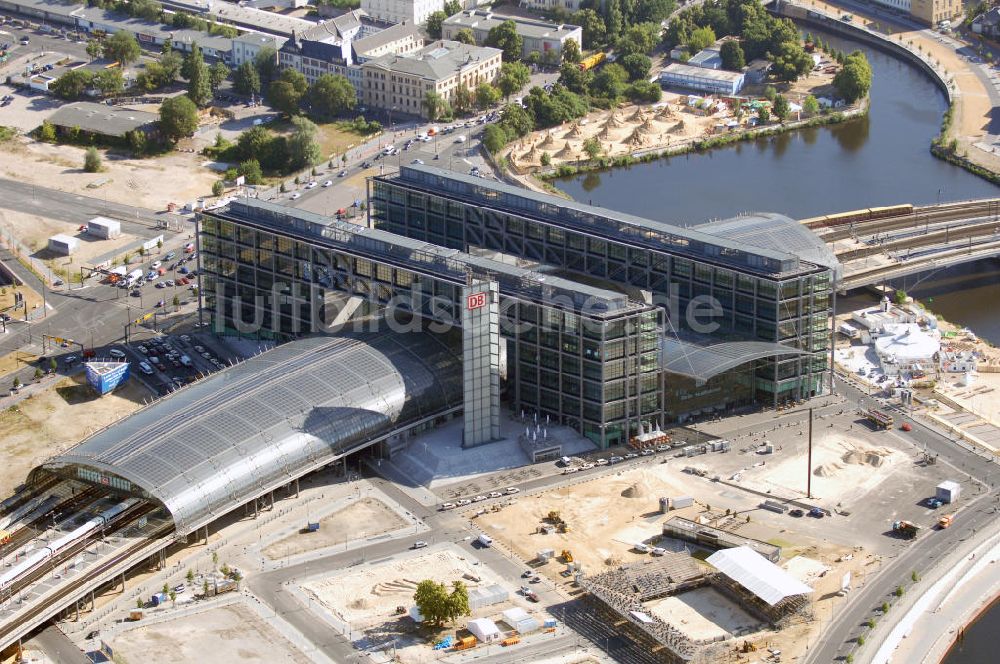 Luftbild Berlin - Blick auf den Hauptbahnhof Berlin