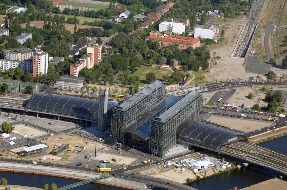 Luftaufnahme Berlin - Blick auf den Hauptbahnhof Berlin