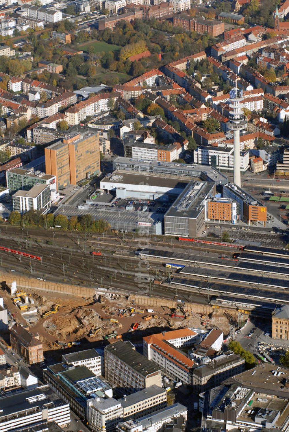 Luftaufnahme Hannover - Blick auf Hauptbahnhof, VW-Tower und Ernst-August-Galerie Hannover