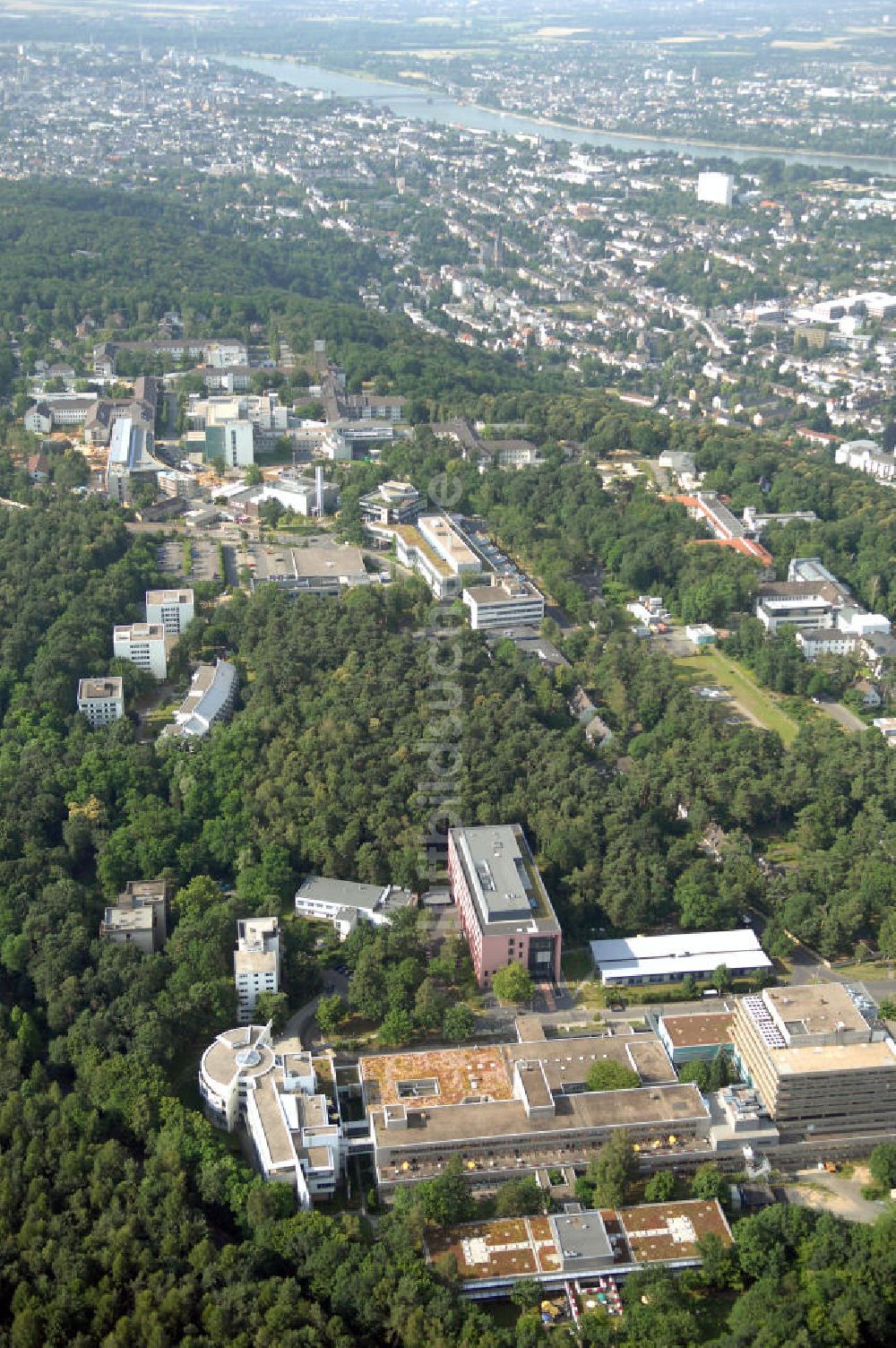 Luftaufnahme BONN - Blick auf den Hauptsitz des Bundesministerium der Verteidigung (BMVg) auf der Bonner Hardthöhe