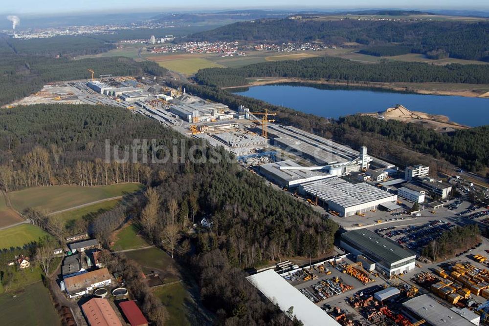 Luftaufnahme Sengenthal bei Neumarkt Obpf. - Blick auf den Hauptsitz der Max Bögl Bauunternehmung GmbH in Neumarkt / Sengenthal