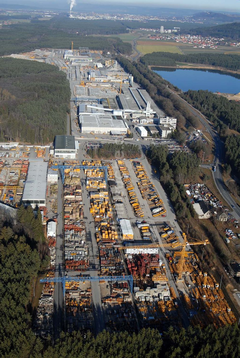 Sengenthal bei Neumarkt Obpf. aus der Vogelperspektive: Blick auf den Hauptsitz der Max Bögl Bauunternehmung GmbH in Neumarkt / Sengenthal