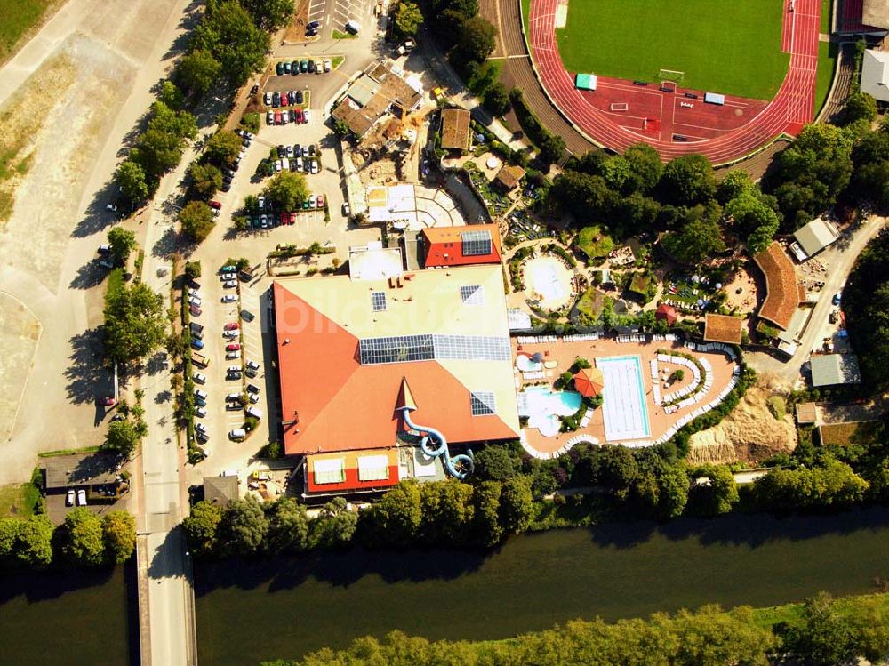 Herford von oben - Blick auf das H2O Herforder Sport- und Freizeitbad